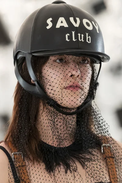 Look 2